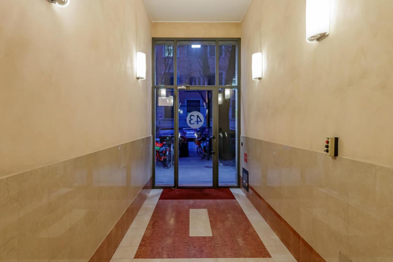 Joivy Sleek Flat With Balcony Near Mudec Museum And Navigli Area Apartment Milan Luaran gambar